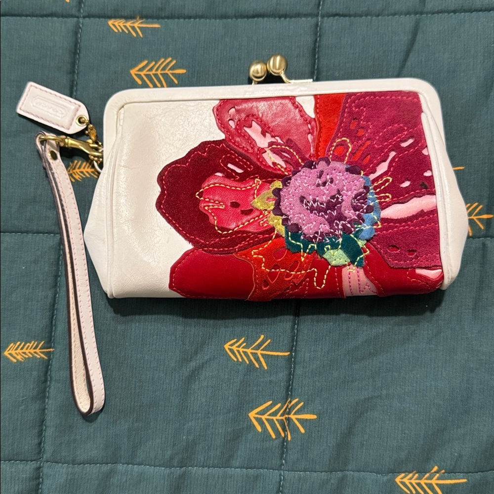 Coach Poppy Kisslock wristlet